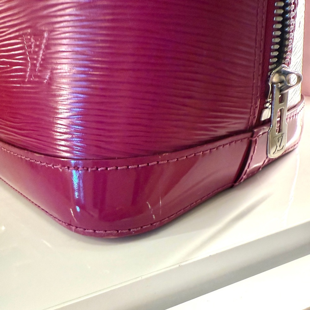 Louis Vuitton Alma PM Epi Leather - Picture 7 of 12